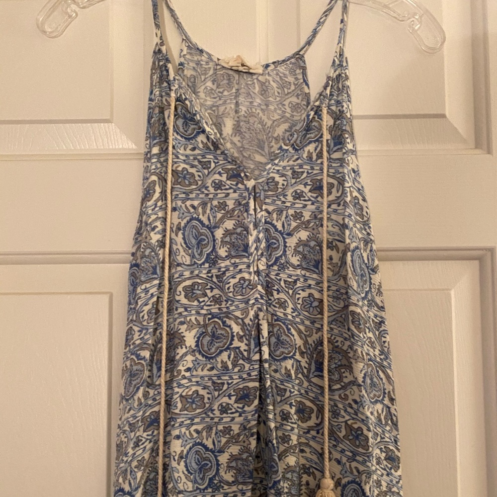 Paisley blue and white tank